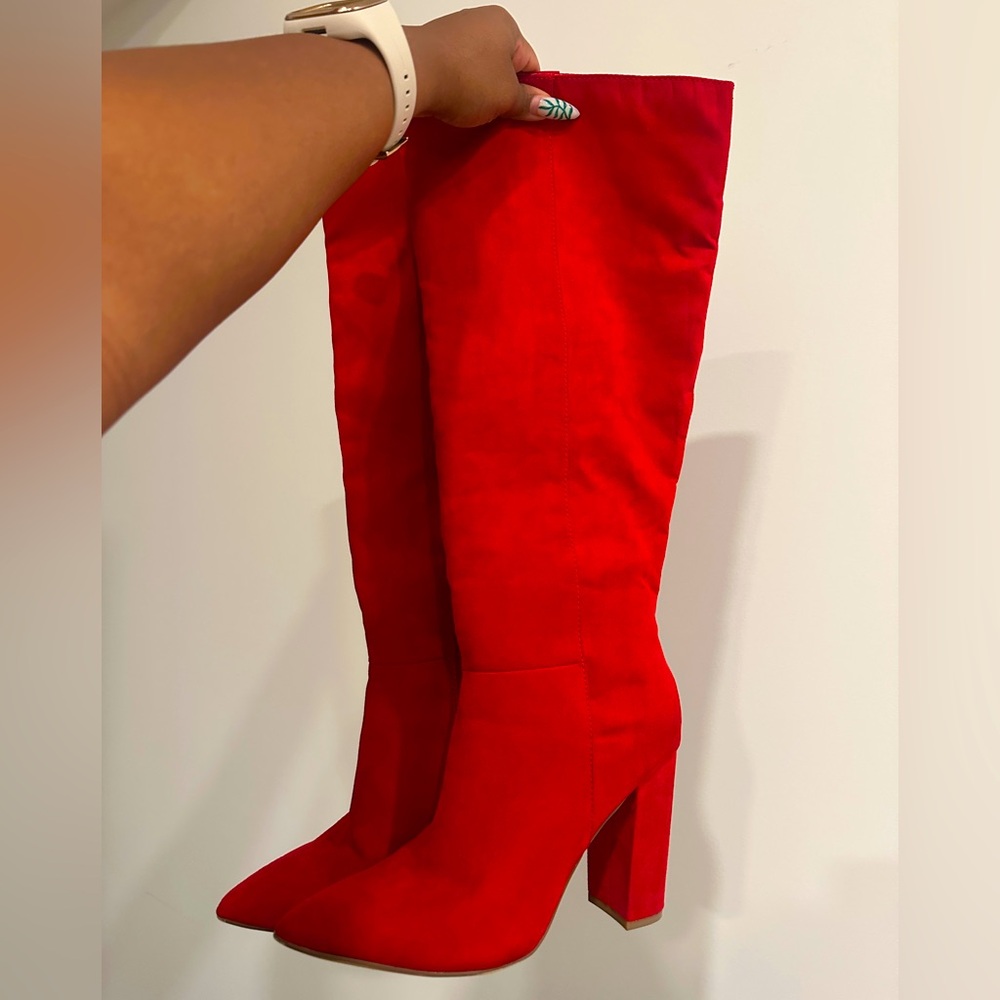Shoedazzle red boots
